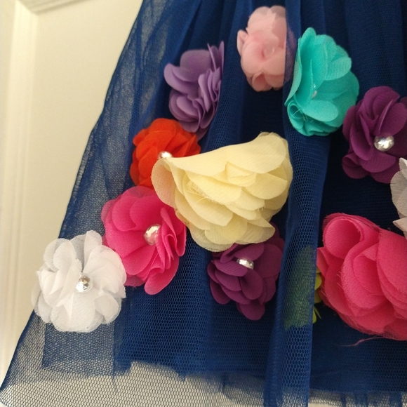 Floral applique tutu skirt with flowers - Picture 3 of 5